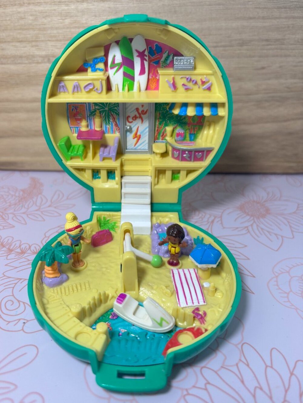 Vintage 1989 Bluebird Polly Pocket Beach Party Complete